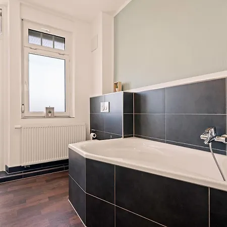 Wohnen Im Alten Bahnhof Inkl Balkon - 5 Min Zum Ravensburger Spieleland Meckenbeuren Exterior photo